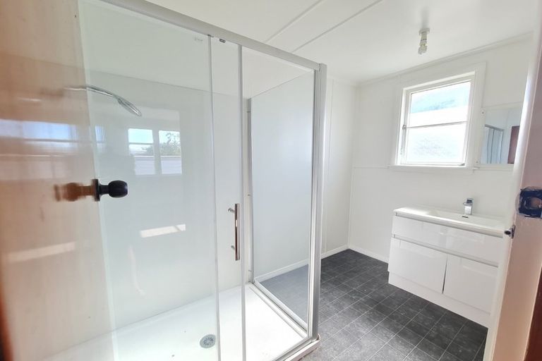 Photo of property in 27 Avro Crescent, Hornby, Christchurch, 8042