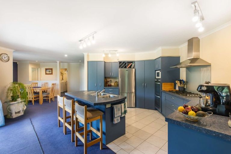 Photo of property in 12 Gleaming Place, Waiuku, 2123