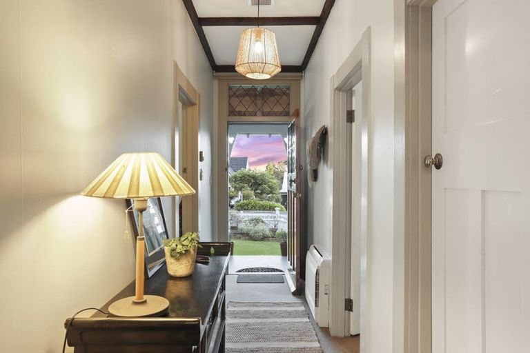 Photo of property in 15 Huia Road, Titirangi, Auckland, 0604