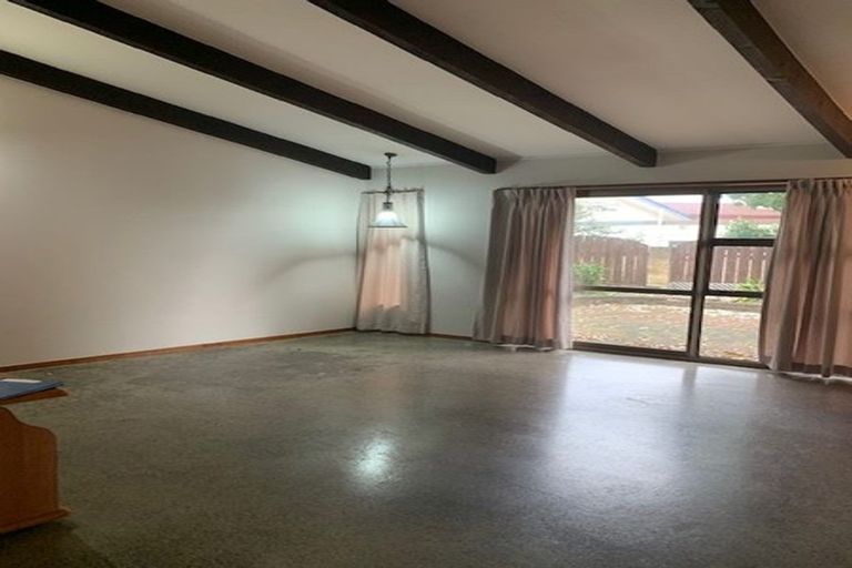 Photo of property in 2/19 Murvale Drive, Bucklands Beach, Auckland, 2014