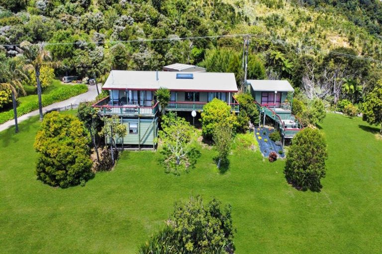 Photo of property in 8328 State Highway 35, Whanarua Bay, Te Kaha, 3199