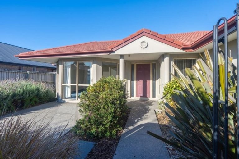 Photo of property in 3 Richard Seddon Drive, Northwood, Christchurch, 8051