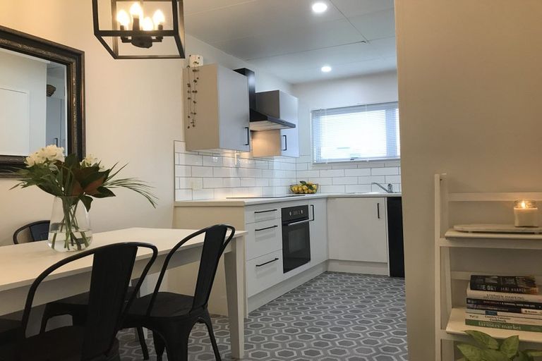 Photo of property in 1/8 Lee Road, Taradale, Napier, 4112