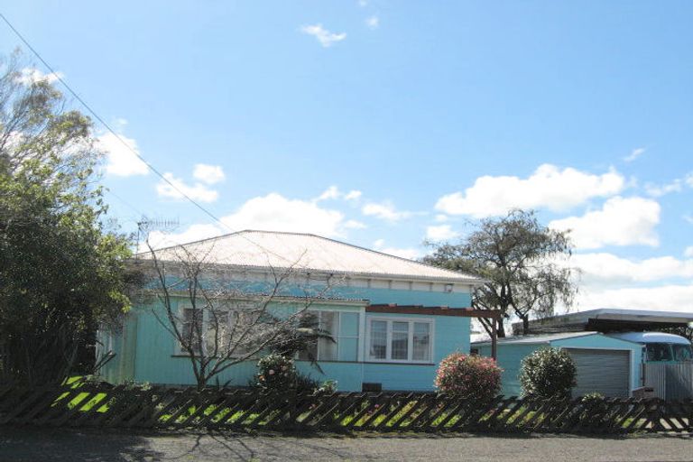 Photo of property in 28 Russell Street, Marton, 4710