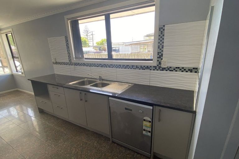 Photo of property in 20 Henwood Road, Mangere East, Auckland, 2024