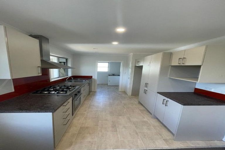 Photo of property in 8 Wyman Place, Pakuranga Heights, Auckland, 2010