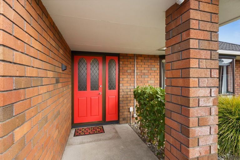 Photo of property in 5 Oakwood Grove, Paraparaumu Beach, Paraparaumu, 5032