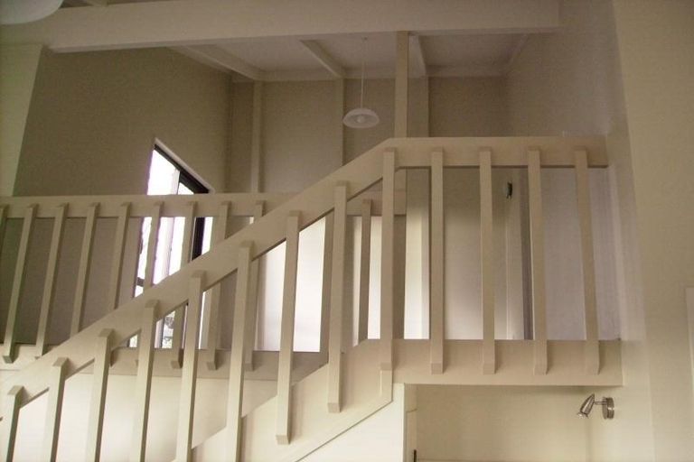 Photo of property in 2/4 Catrina Avenue, Birkenhead, Auckland, 0626