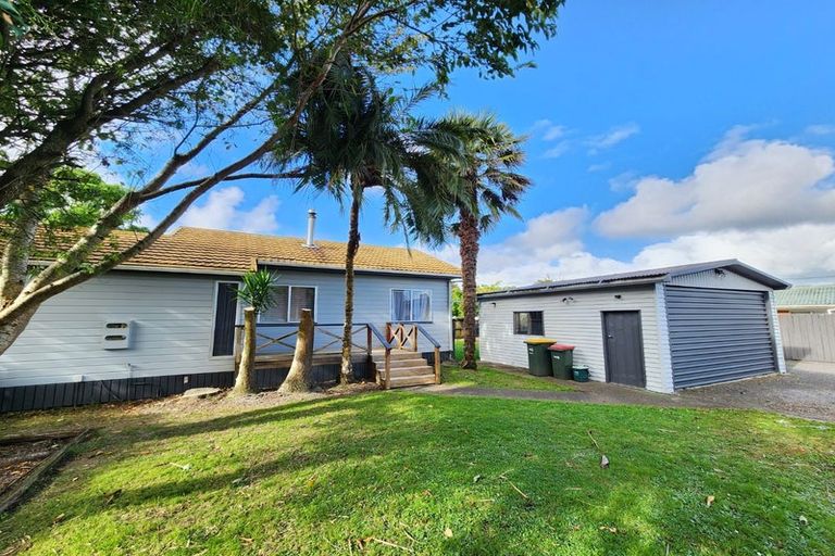 Photo of property in 1/90 Clevedon Road, Papakura, 2110