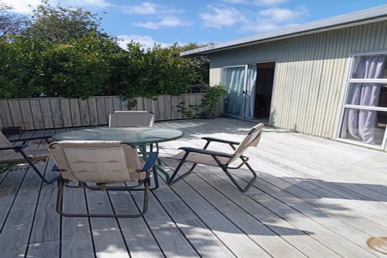 Photo of property in 28 Marcel Place, Glenfield, Auckland, 0629