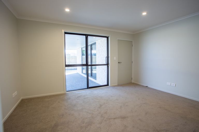 Photo of property in 1 Devon Lane, Carterton, 5713