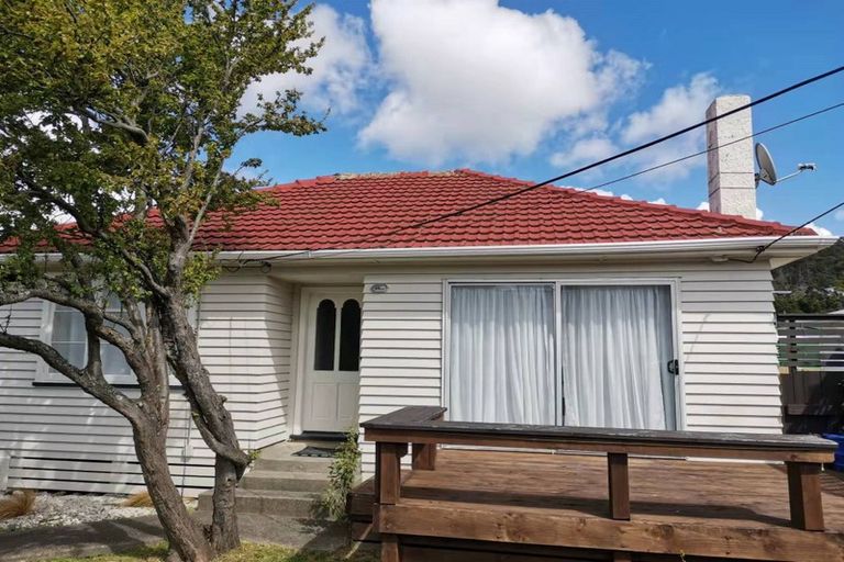Photo of property in 62 Main Road, Wainuiomata, Lower Hutt, 5014