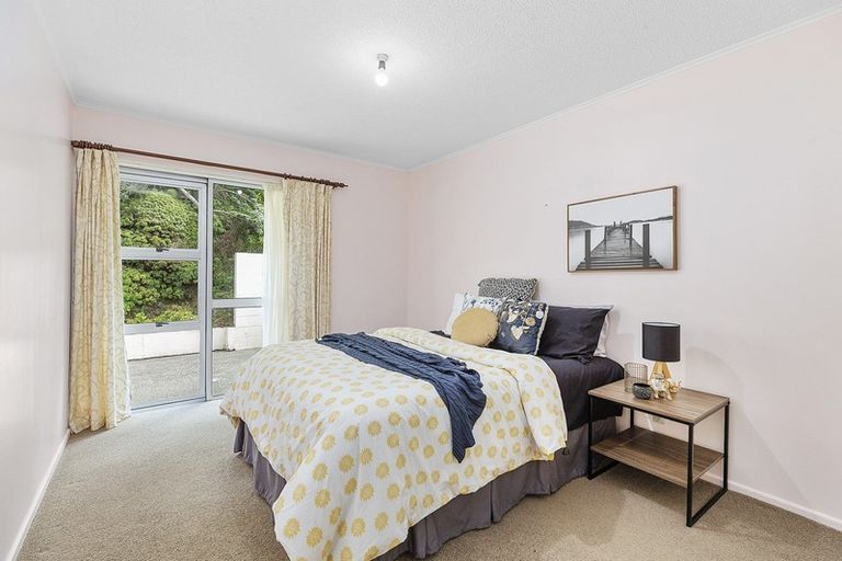Photo of property in 99 Akaroa Drive, Maupuia, Wellington, 6022