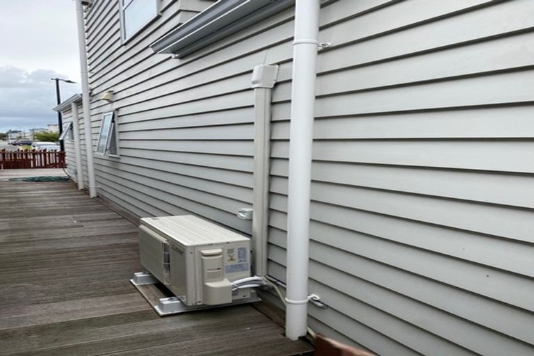 Photo of property in 15 Tribute Loop, Takanini, 2112