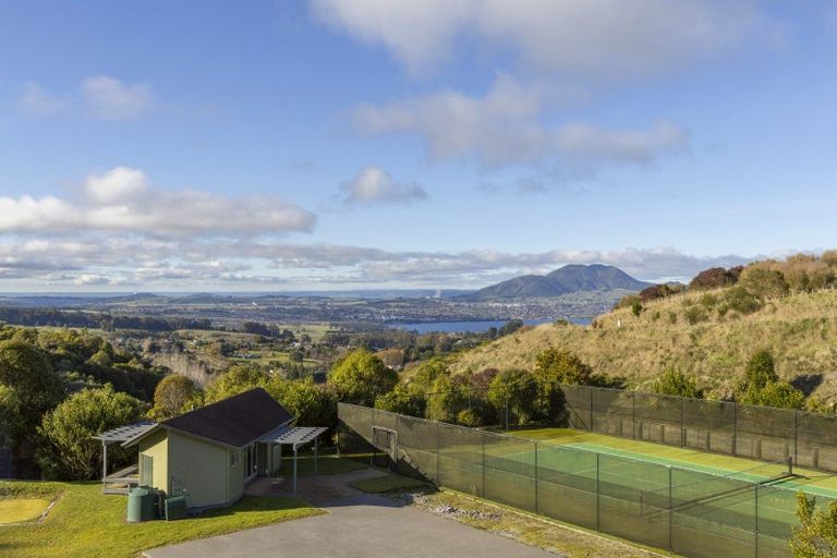 Photo of property in 5 Grandview Lane, Acacia Bay, 3385