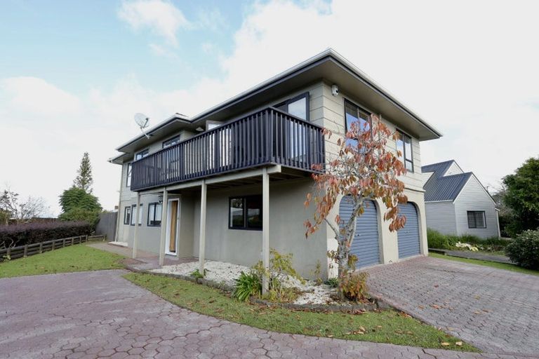 Photo of property in 141 West Harbour Drive, West Harbour, Auckland, 0618