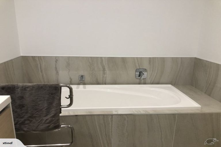 Photo of property in 16 Shelduck Way, Hobsonville, Auckland, 0616