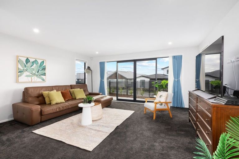 Photo of property in 2b Kaiaho Close, Aotea, Porirua, 5024
