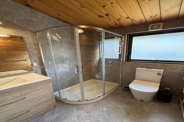 Photo of property in 6 Bronzewing Terrace, Unsworth Heights, Auckland, 0632