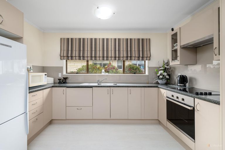 Photo of property in 6 Bond Street, Waimate, 7924