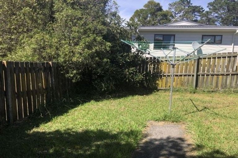 Photo of property in 5 Meadowvale Rise, Titirangi, Auckland, 0604