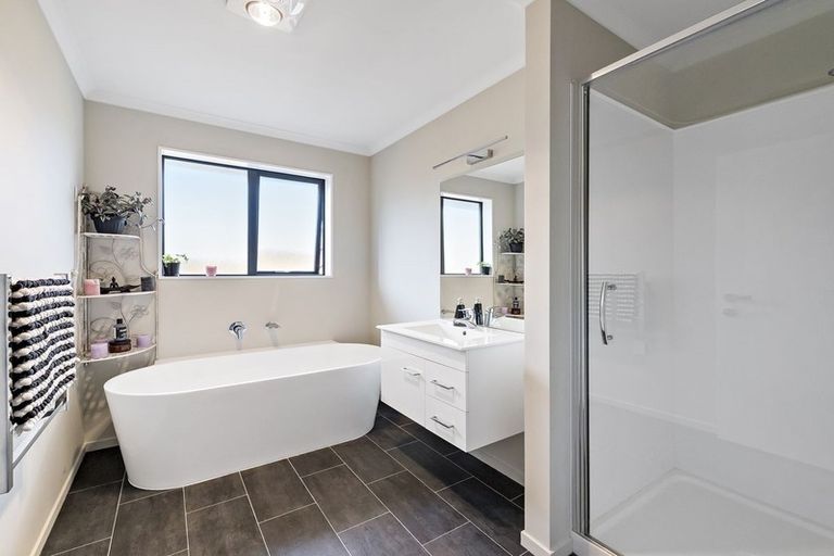 Photo of property in 74 Stationmasters Way, Prebbleton, 7604