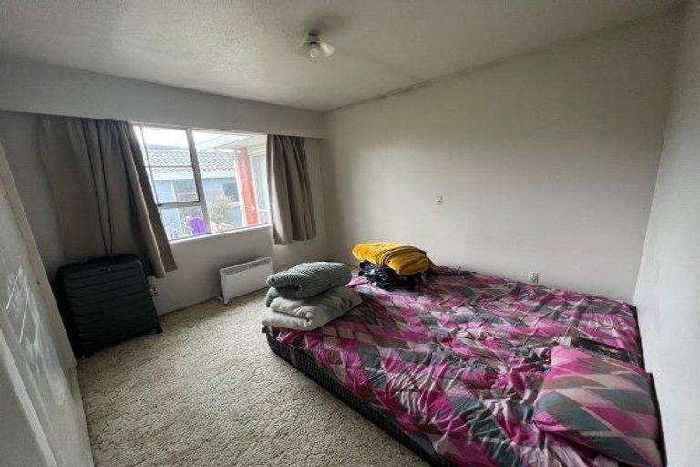 Photo of property in 28 Sawtell Place, Northcote, Christchurch, 8052