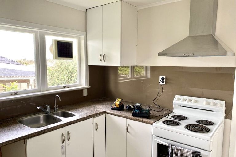 Photo of property in 12 Locket Road, Glenfield, Auckland, 0629