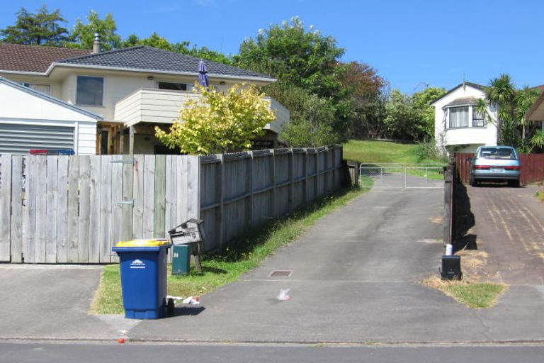 Photo of property in 49 Santiago Crescent, Unsworth Heights, Auckland, 0632