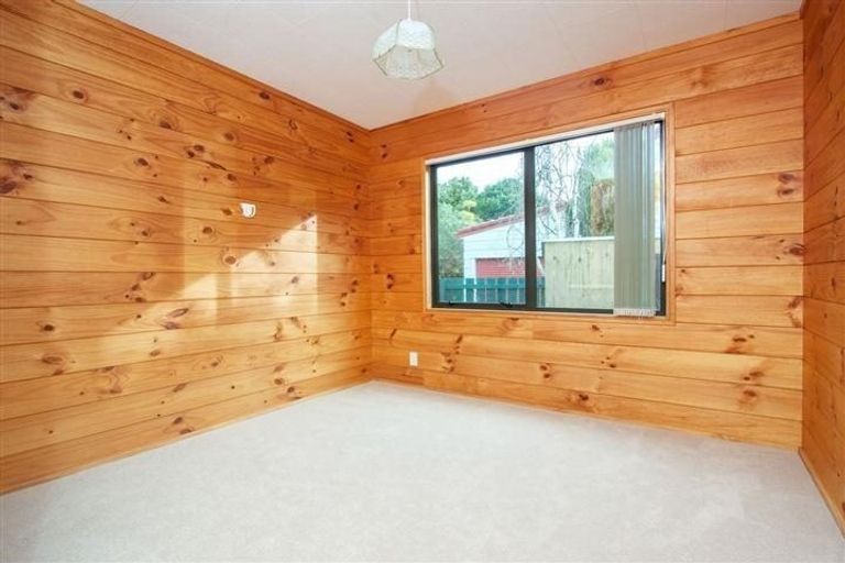 Photo of property in 2/103 Glendale Road, Glen Eden, Auckland, 0602