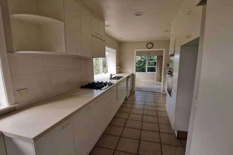 Photo of property in 48 Merani Street, Belmont, Auckland, 0622