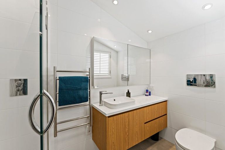 Photo of property in 2/16 Marama Street, Castor Bay, Auckland, 0620