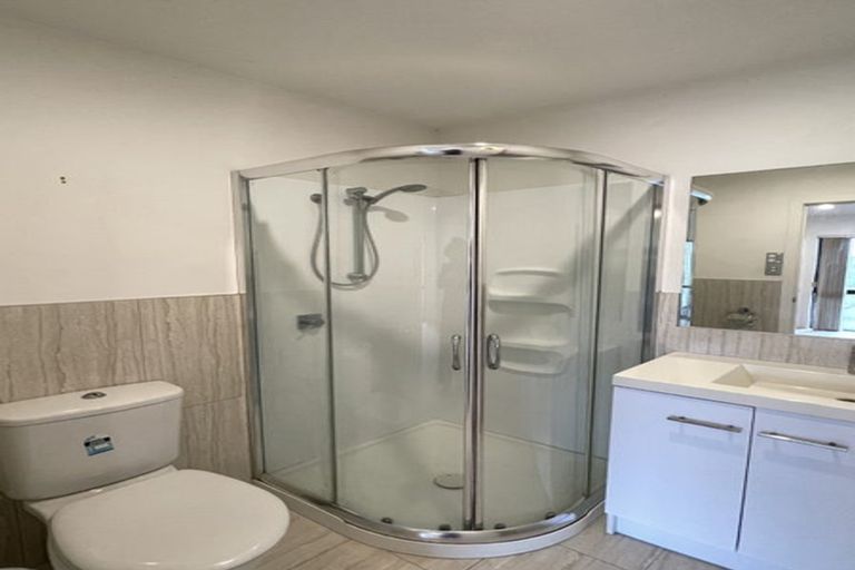 Photo of property in 114 Kittiwake Drive, Schnapper Rock, Auckland, 0632