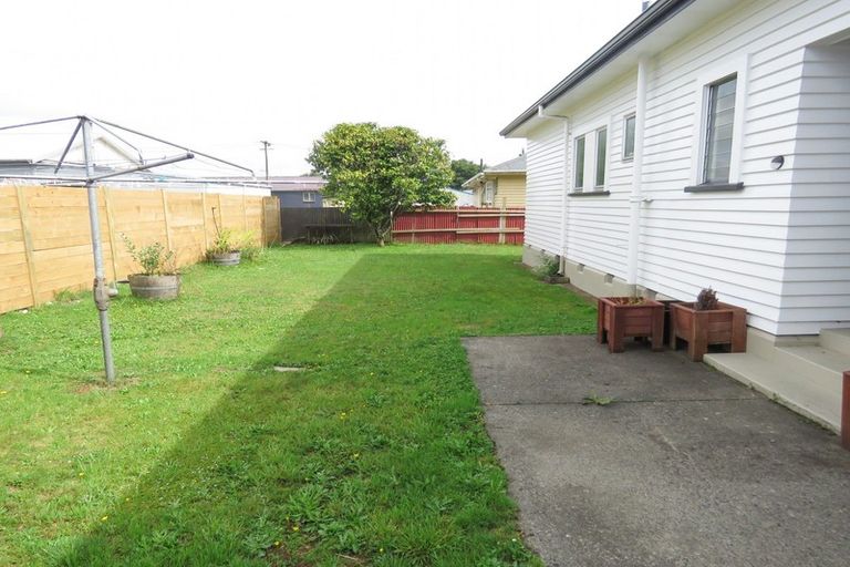 Photo of property in 74-76 Main Street, Reefton, 7830