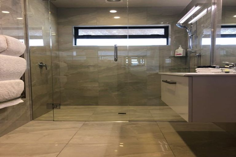Photo of property in 11 Krissell Place, Acacia Bay, Taupo, 3330