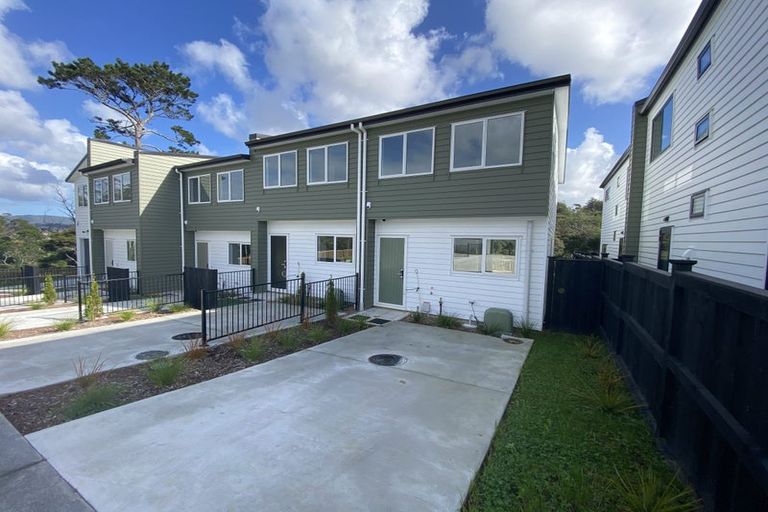 Photo of property in 35 Kaimai Avenue, Massey, Auckland, 0614