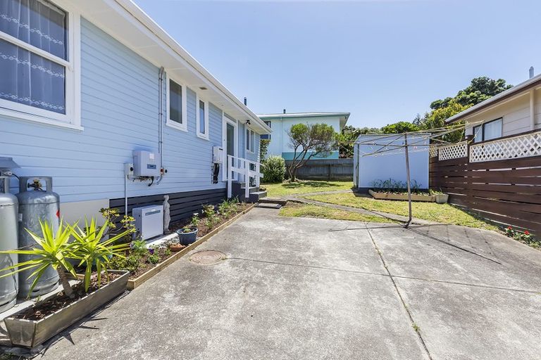 Photo of property in 43 Piko Street, Titahi Bay, Porirua, 5022