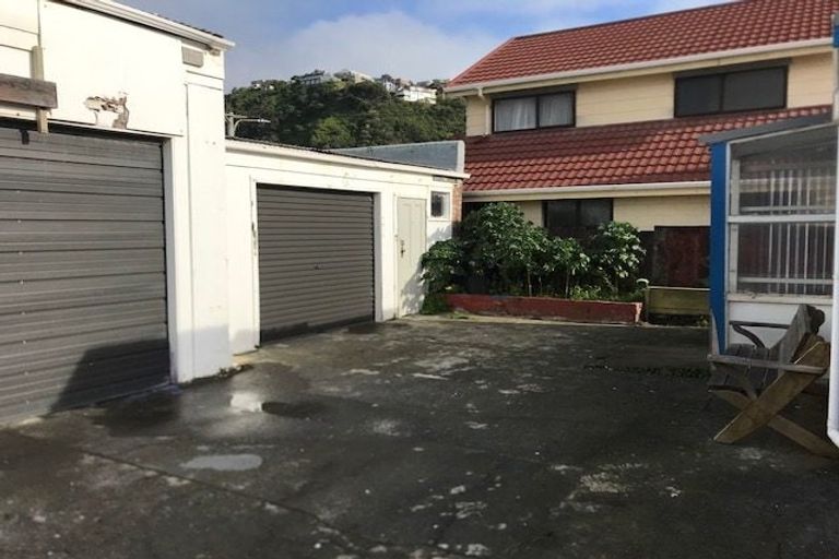 Photo of property in 17 Rua Street, Lyall Bay, Wellington, 6022