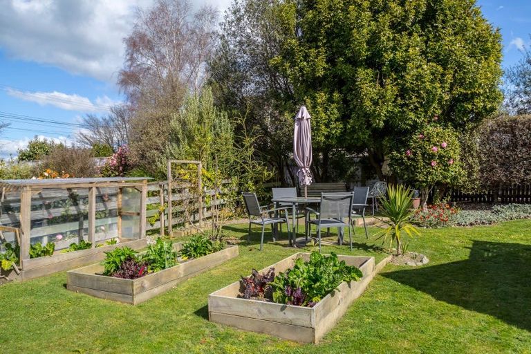 Photo of property in 4 Orchard Road, Greytown, 5712