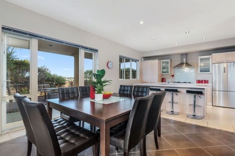 Photo of property in Point Ridge, 130 Gills Road, Albany Heights, Auckland, 0632