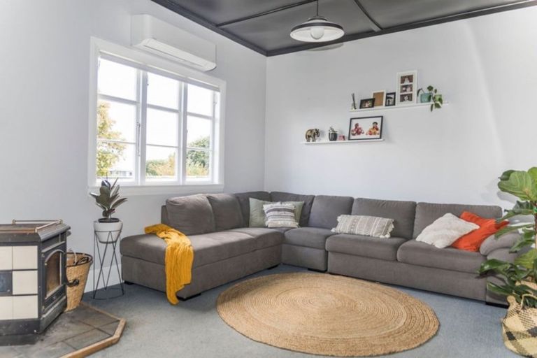 Photo of property in 22 King Street, Dannevirke, 4930