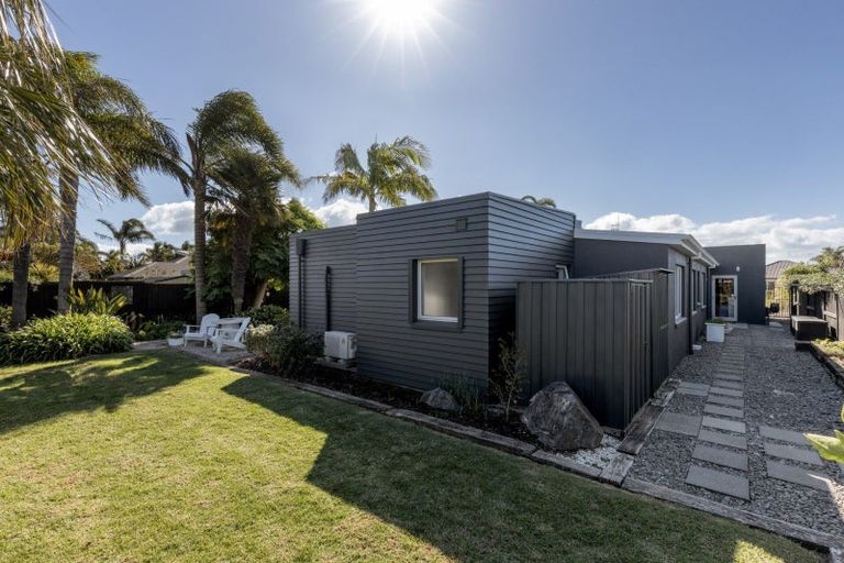 Photo of property in 22 Oriental Parade, Papamoa Beach, Papamoa, 3118