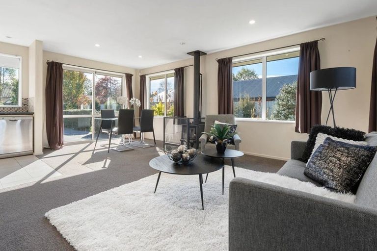 Photo of property in 21 Marlowe Place, Rolleston, 7614