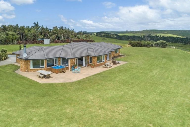 Photo of property in 135a Hutchinson Road, Helensville, 0875