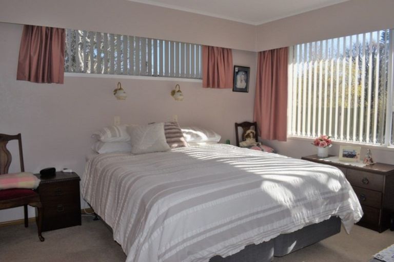 Photo of property in 84 Kirk Street, Otaki, 5512