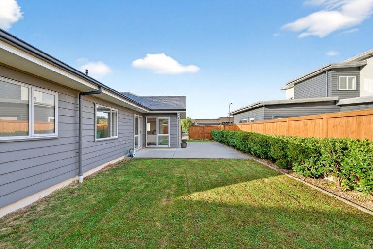 Photo of property in 3 Magnolia Lane, Kelvin Grove, Palmerston North, 4414