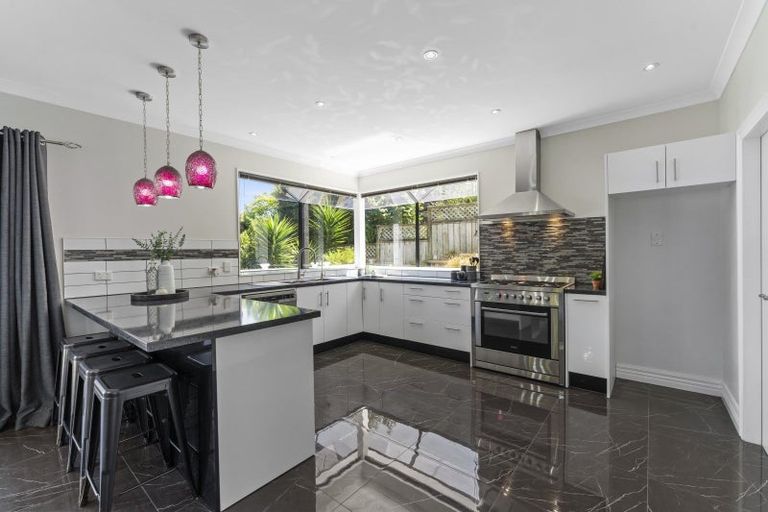 Photo of property in 15 Observatory Close, Whitby, Porirua, 5024