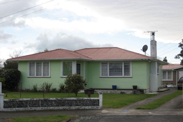 Photo of property in 13 Jones Place, Masterton, 5810