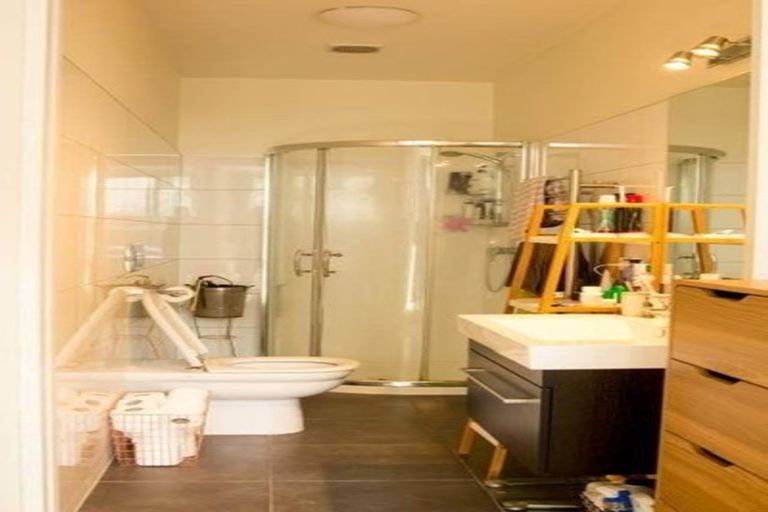 Photo of property in 25u4 Home Street, Mount Victoria, Wellington, 6011