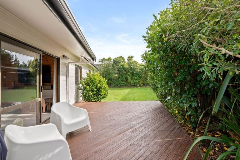 Photo of property in 115 Mark Avenue, Grenada Village, Wellington, 6037